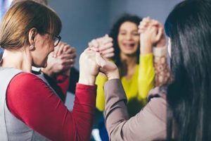 therapy group meets at heroin rehab center